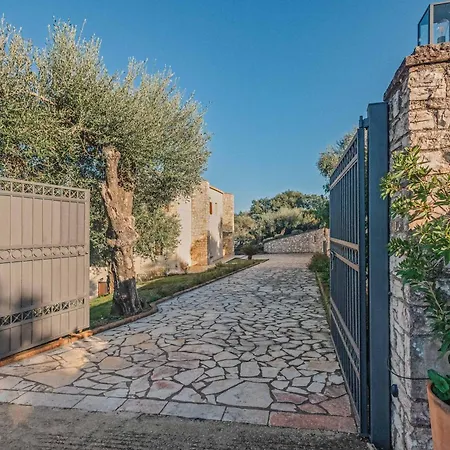 Villa Claire Kassiopi Karyotikon